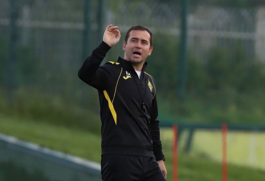 Александр Кержаков заговорил на казахском спустя 2 дня после приезда в Алматы