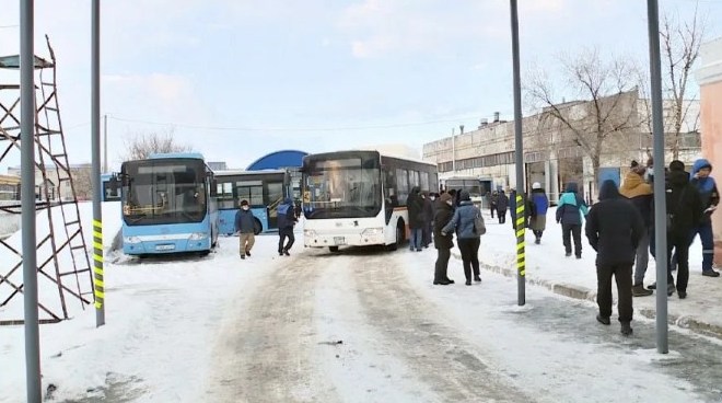 Пока немцы учат строить нас хабы с запасными автобусами, в глубинке не хватает транспорта даже на оегулрные маршруты